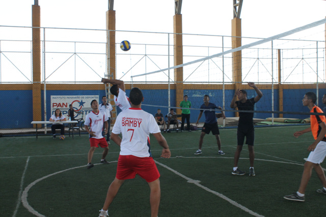 Clausura cuadrangular de  Voleibol en Herrera