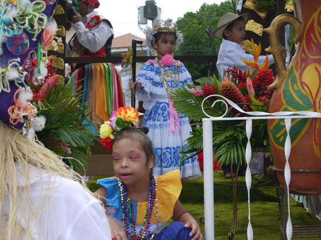 Lujosa presentación del IPHE en fiestas de Aguadulce