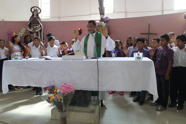 Agradecen a Dios por 36° Aniversario de IPHE en Bocas del Toro