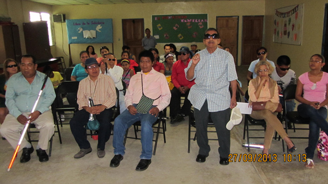 Ameno convivio familiar en el centro de ciegos adultos