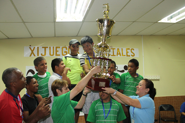 Atletas especiales demostraron su talento en juegos nacionales