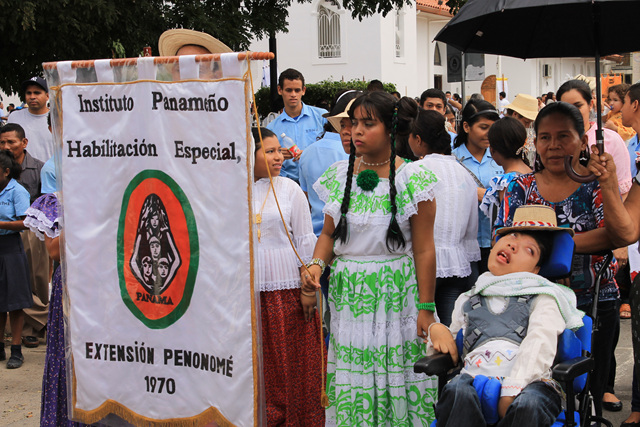Lucida participación del IPHE en 158 Aniversario de Coclé