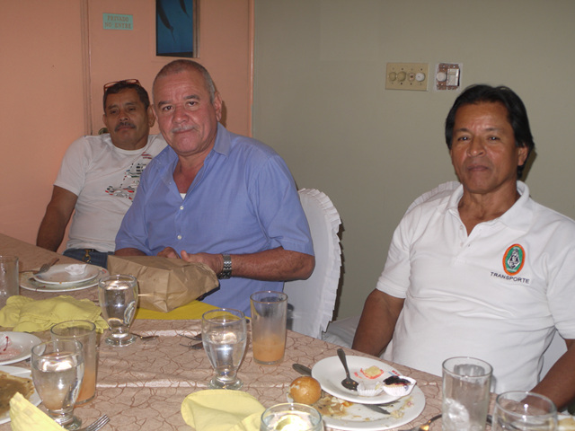 Merecido almuerzo por el "Día del Conductor"
