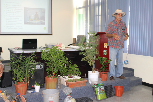 Gira educativa de huertos llega al IPHE