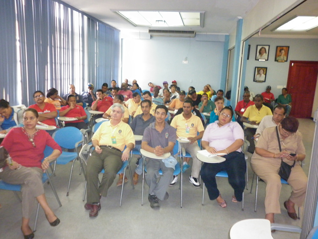 Capacitan a colaboradores institucionales en seguridad laboral