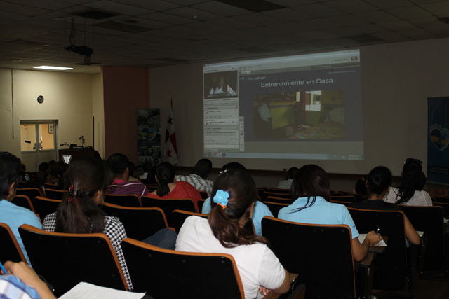 Video conferencia sobre discapacidad en el Hospital del Niño