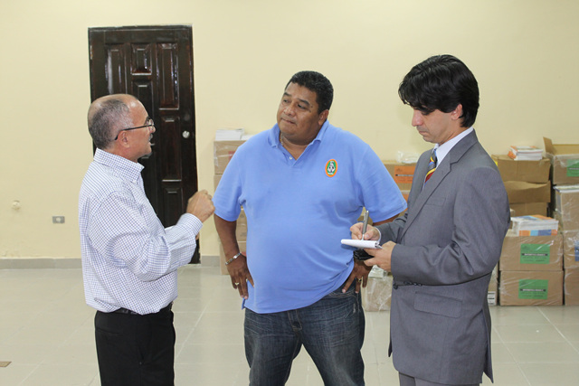 Directivo del Museo del Canal visita el IPHE