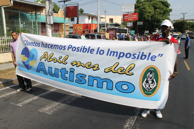 Gran participación de la familia IPHE en caminata