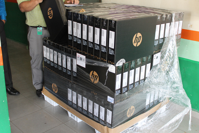 IPHE recibe 673 nuevas computadoras portátiles para docentes