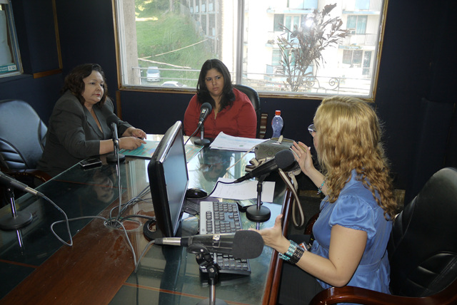 Promocionan e invitan a congreso de investigadores