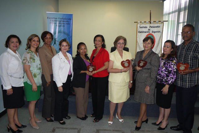 Conmemoración de los 37 años de Escuela para Padres