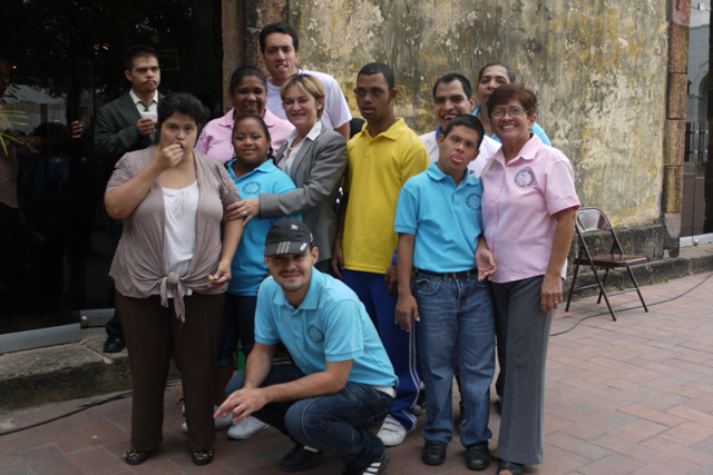 Presentes en la Exposición de Fotografía y Pintura de la JADIS