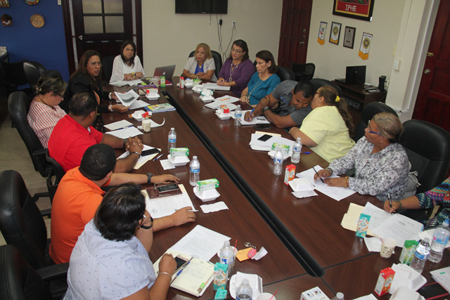 Directivos y ASEEIPHE coordinan planes de trabajo para el año escolar