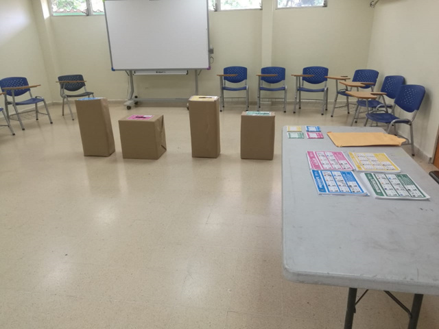 Escuela Vocacional Especial lista para simulacro electoral 