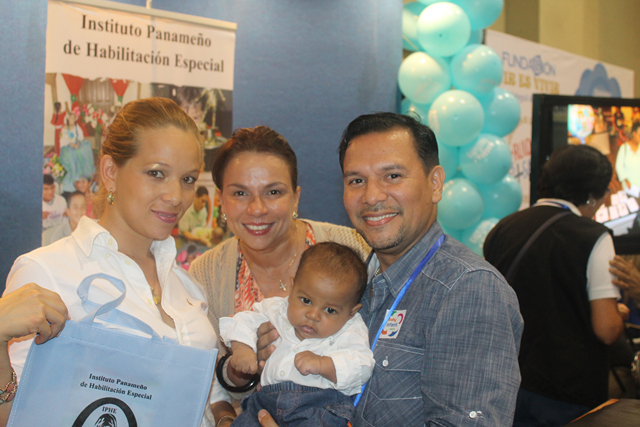 Destacada participación en inauguración de la XII Feria del Bebé