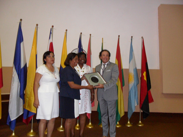 IPHE recibe premio internacional