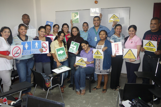 Docentes y Técnicos se capacitan en las instalaciones del IPHE