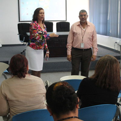 u-8-8a5dba576d152c3bf73db7e488160e85.jpg