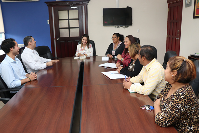 Autoridades del IPHE y FUNDESTEAM proyectan uso de robótica para atención de alumnos con TEA
