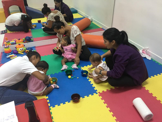 Sensibilizan a padres del Programa de Estimulación Precoz del IPHE sobre temas de estimulación visual