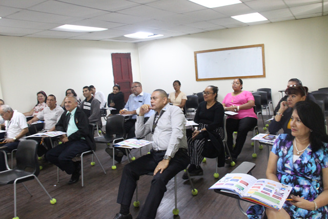Colaboradores del IPHE reciben capacitación sobre “Cultura Financiera”