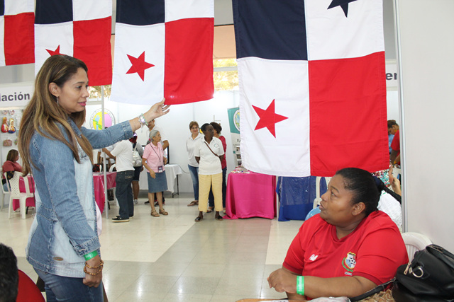 IPHE promueve productos de Talleres de Producción y Adaptación Laboral en ExpoManualidades 2019 