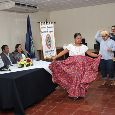 IMG_8649-b613302bff4acf7d57e0eb0d7e4c00d5.jpg