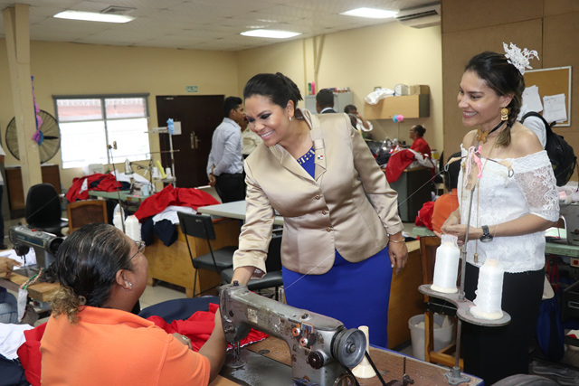 Con exitoso acto de Cremación de Banderas el IPHE inició las efemérides patrias