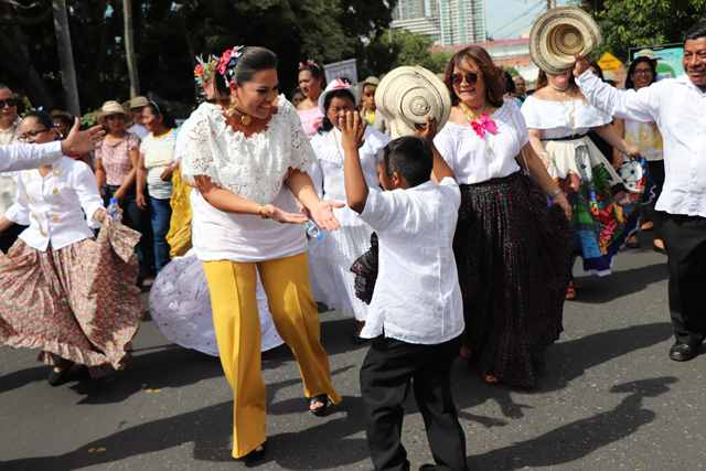 IPHE se viste de Patria y realiza “Desfile Cívico Inclusivo” en Betania