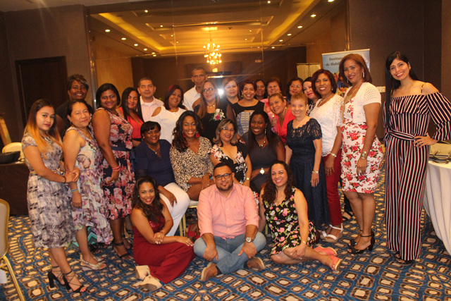 Realizan acto de despedida a jefa de Trabajo Social del IPHE