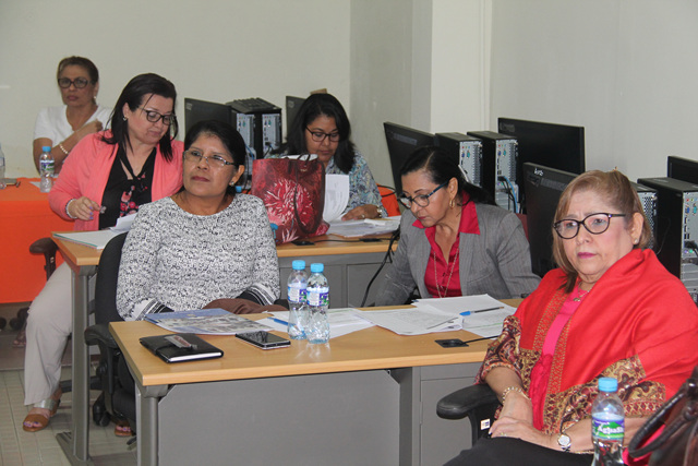 Supervisores nacionales, directores y subdirectores conversan sobre la guía de acompañamiento docente