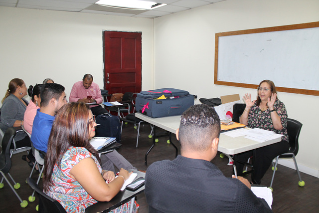 Refuerzan conocimientos de docentes sobre temas educativos