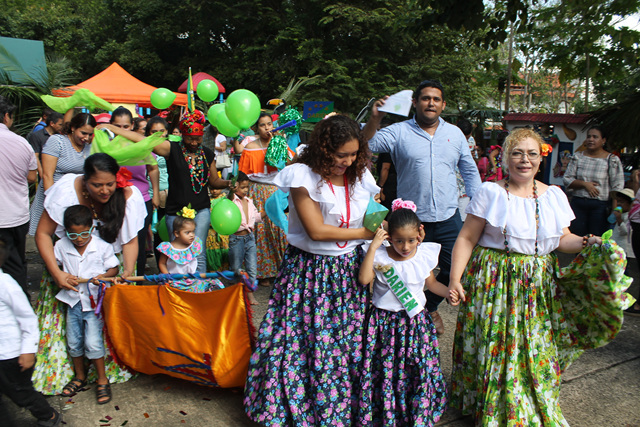 PEP promueve costumbres y tradiciones con evento folclórico