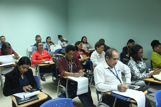 Docentes y expertos comparten acciones sobre riesgo a desastres en centros escolares 