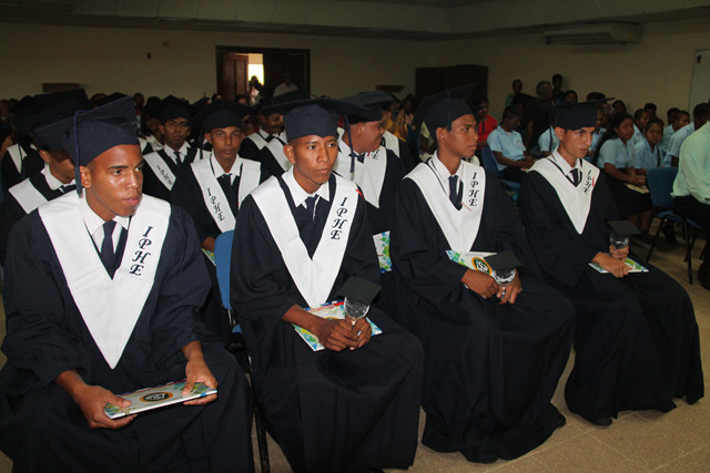 El IPHE gradúa a 217 estudiantes con habilidades para la vida y con competencias laborales y tecnológicas
