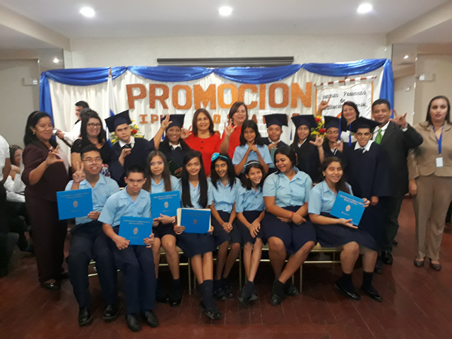 Extensión del IPHE de Los Santos gradúa a 21 estudiantes