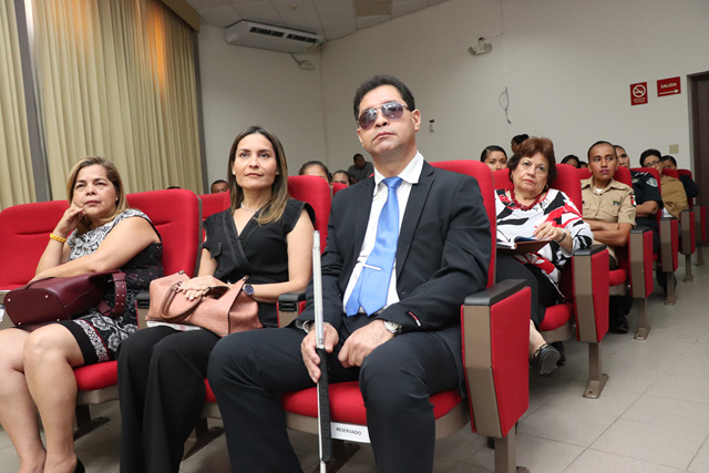 IPHE participa de entrega de manual jurídico trascrito al Braille