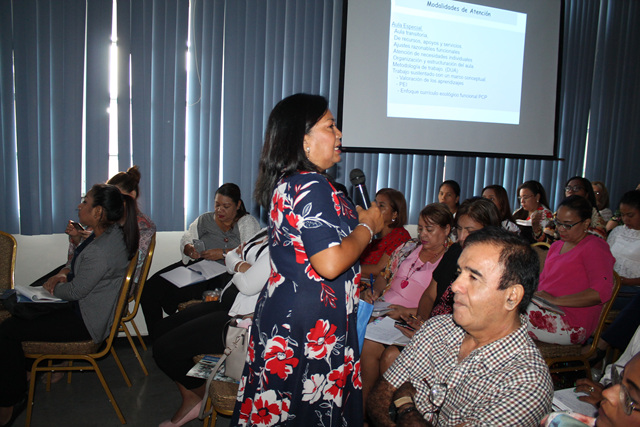 Docentes de la Escuela de Enseñanza Especial del IPHE reciben lineamientos de trabajo para el año escolar 2020