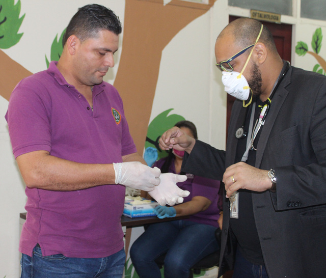 Servicios Técnicos y Médicos entrega equipo de protección personal 