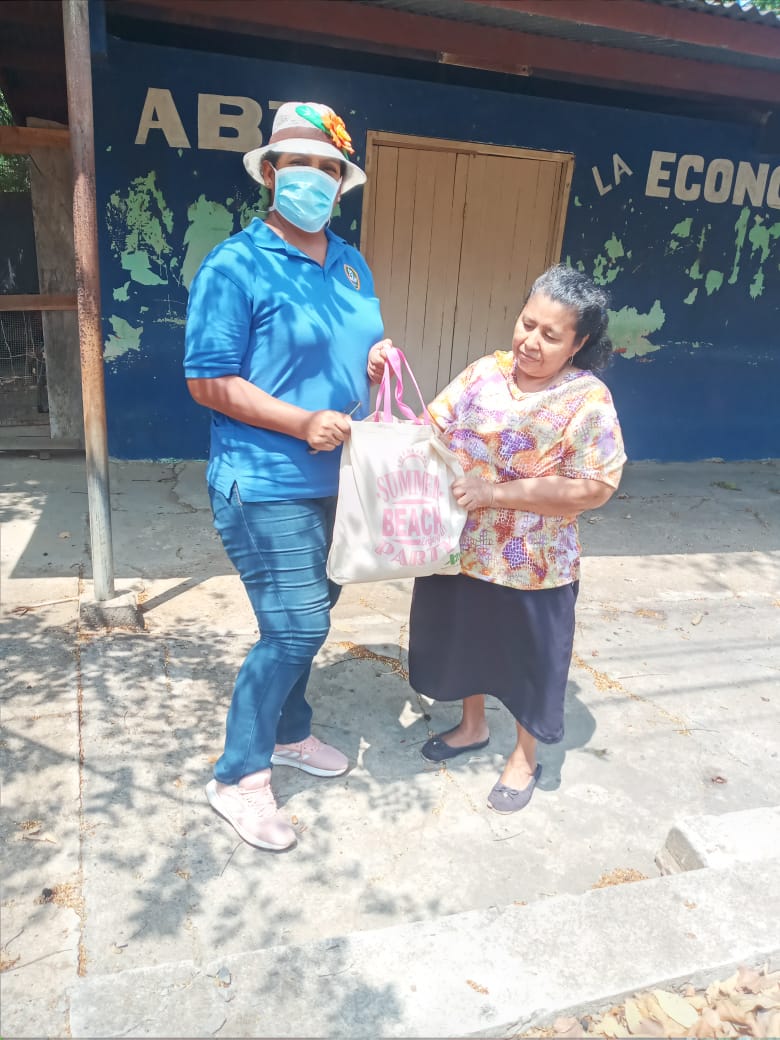 IPHE de Antón se hace sentir en comunidades de San Juan de Dios y Río Hato, con donaciones, recomendaciones y asistencia