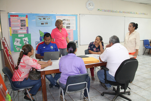 Docentes fortalecen Programa Integral de Mejoramiento de Centros Educativos