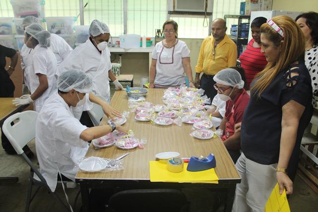 Estudiantes de formación vocacional desarrollan competencias laborales para una vida autónoma