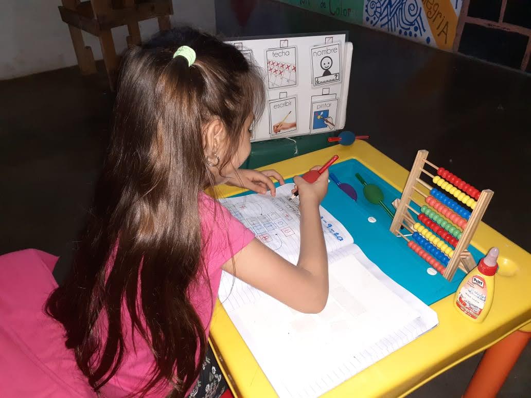 Alumnos de 1º grado del Programa de Autismo logran avances significativos en lecto-escritura