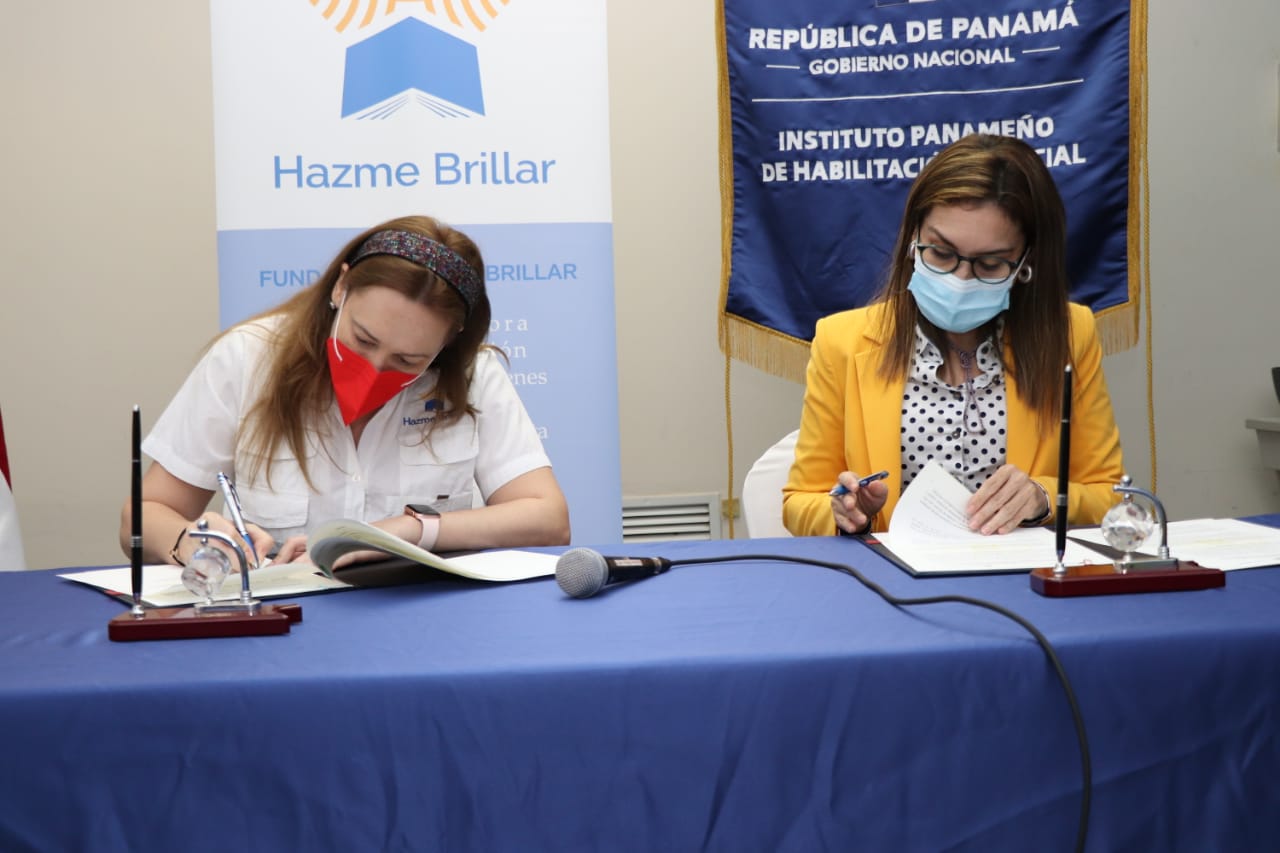 IPHE y Hazme Brillar firman Convenio de Cooperación para desarrollar colaboración académica y asistencia técnica 