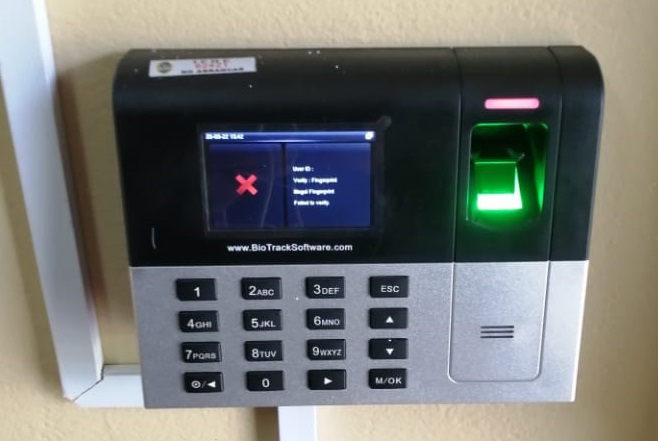 El IPHE actualiza relojes de marcación digital para el personal en nueve instalaciones en todo el país