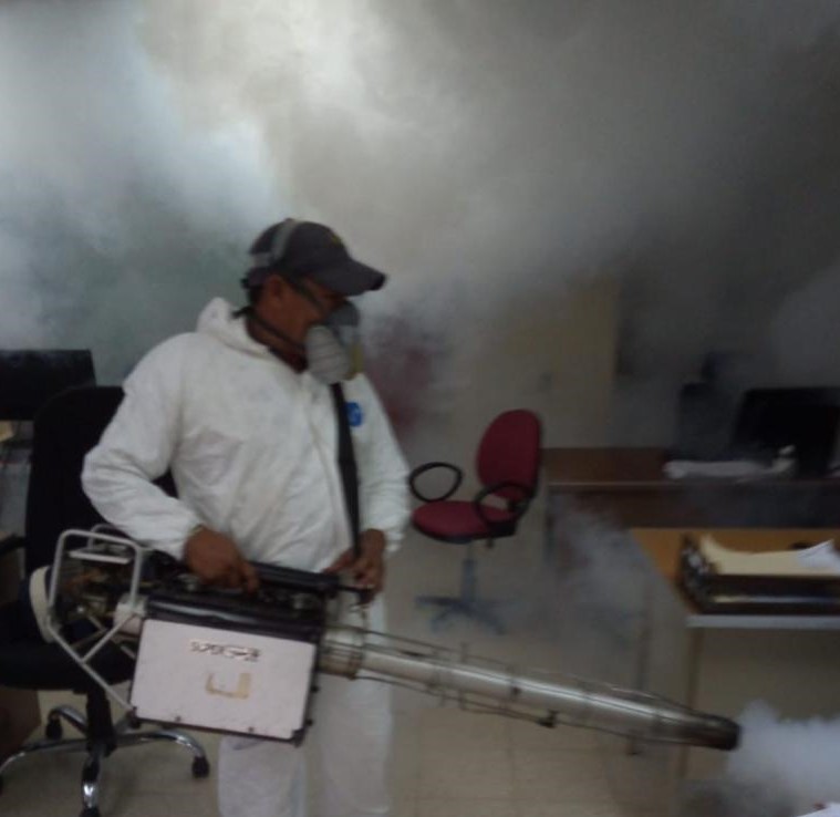 Fumigan sede del IPHE para evitar la propagación de enfermedades