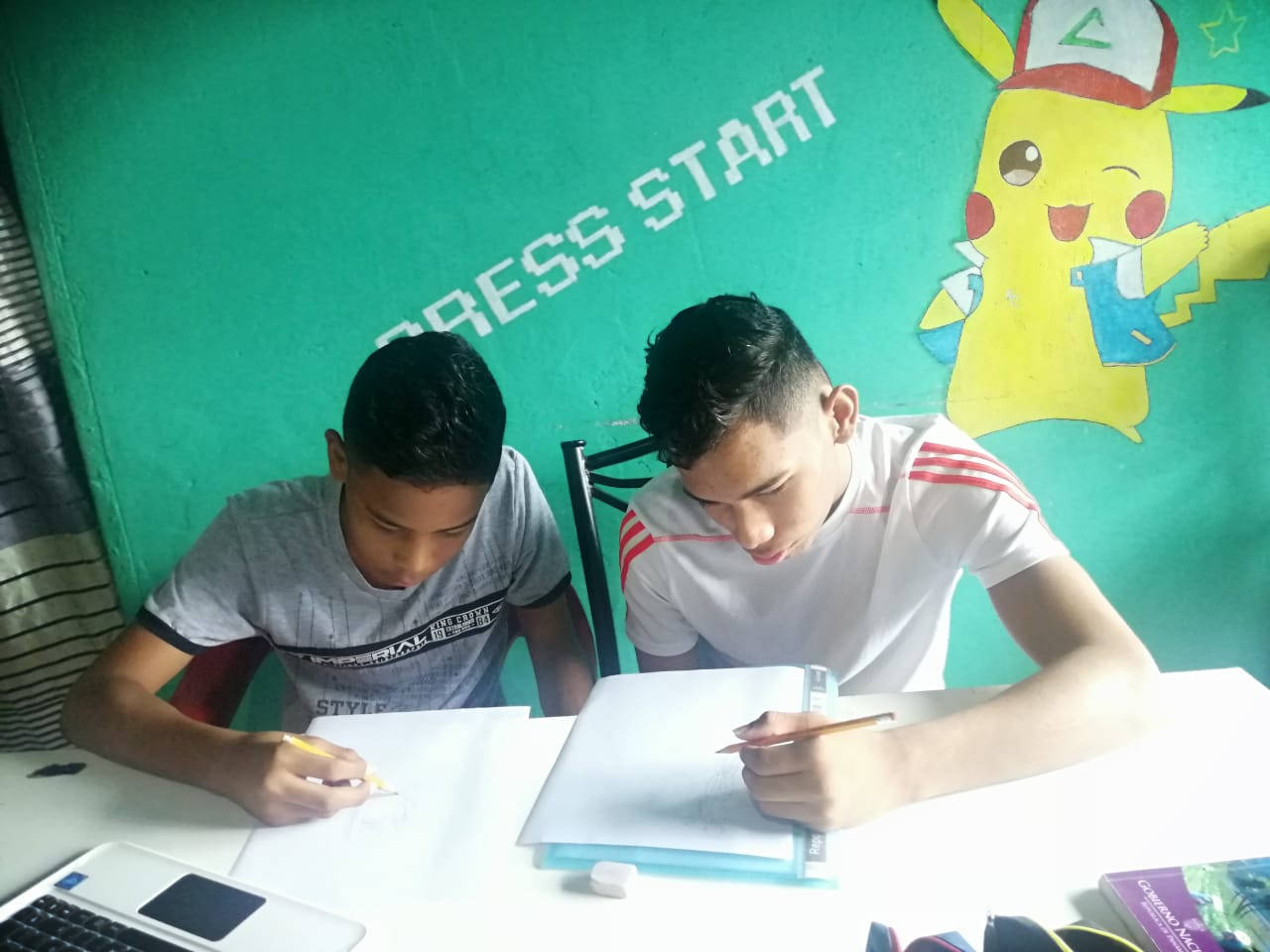 Estudiante del Programa de Parálisis Cerebral del IPHE, logra segundo lugar en concurso de dibujo