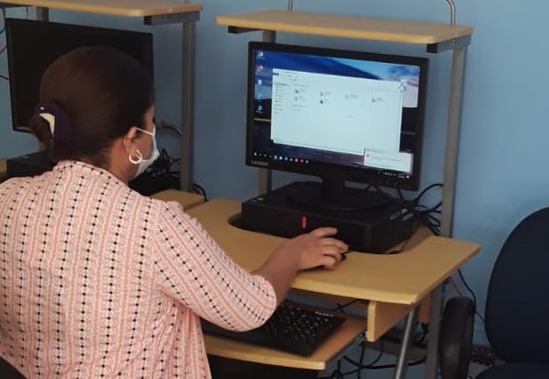 Proceso de inscripción de alumnos en la Extensión del IPHE de Aguadulce con excelente acogida de los padres de familias