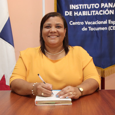 Subdirectora de Tocumen - Profa Miriam Urrunaga