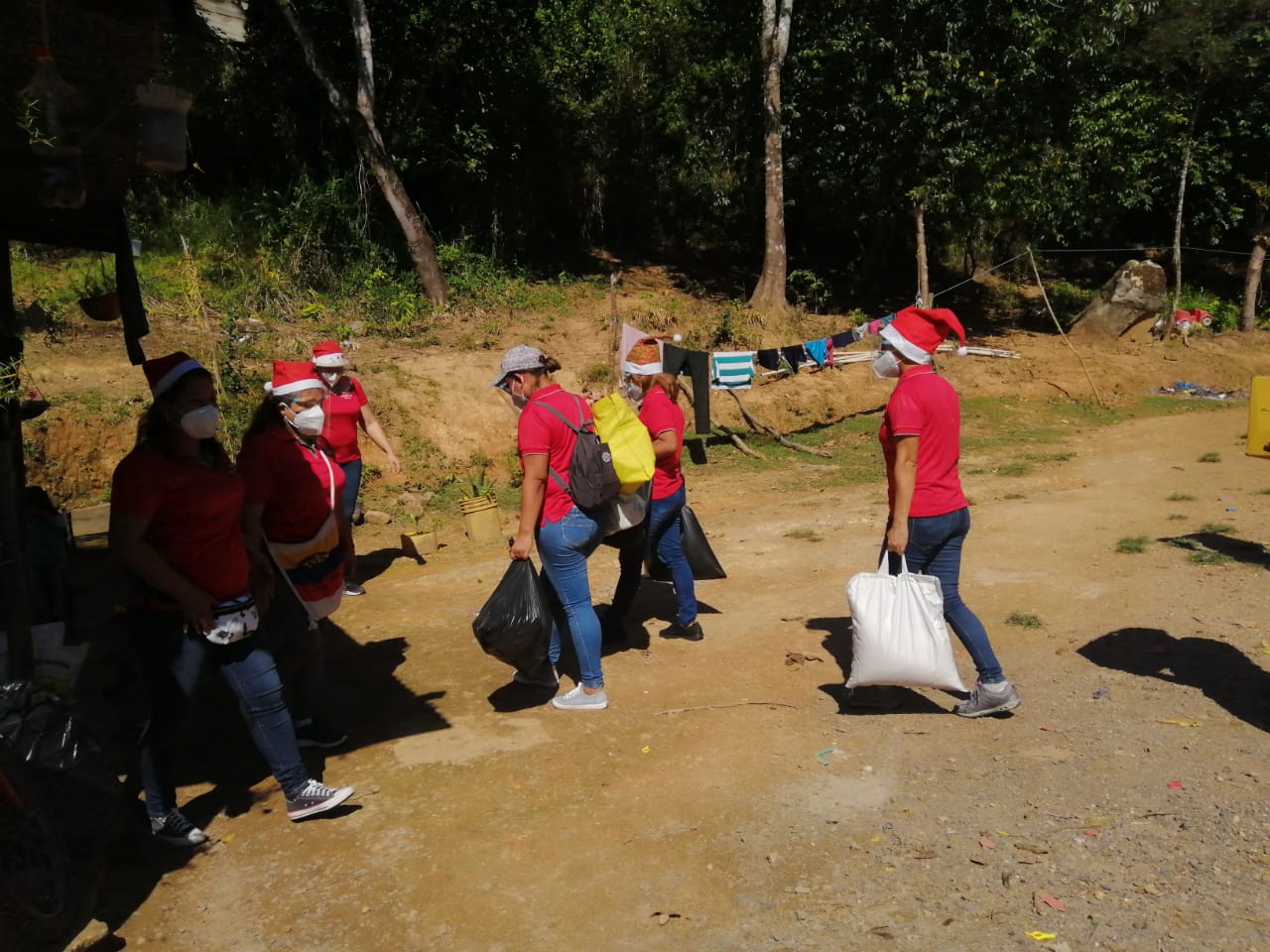Estimuladores tempranos del IPHE en la Extensión de Veraguas realizan una especial labor social
